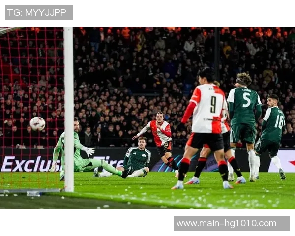 费耶诺德欧联杯比赛因恶劣天气推迟至明晨三点开球