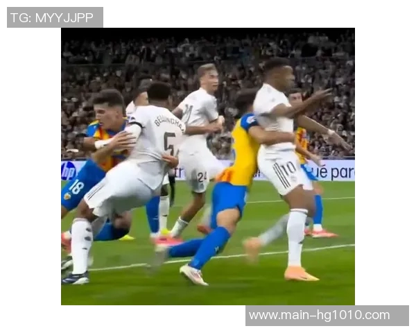 西甲手球争议巴萨皇马判罚不公引发热议 西甲手球争议巴萨皇马判罚不公引发热议